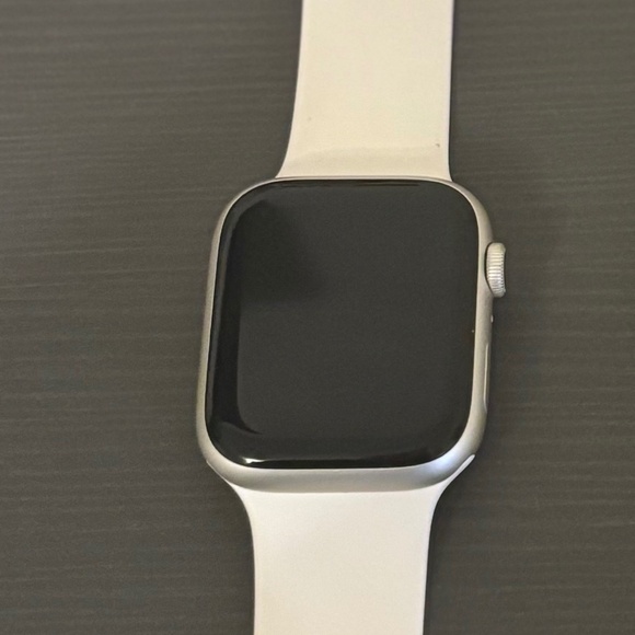 Apple Watch Series 8 - Picture 1 of 2